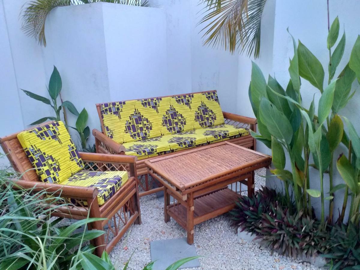 Karls Guesthouse Cotonou Exterior foto